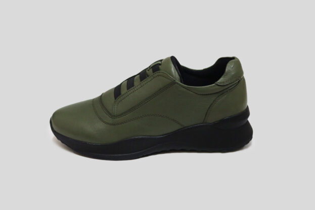 1 (11) SAFE STEP OLIVE 79